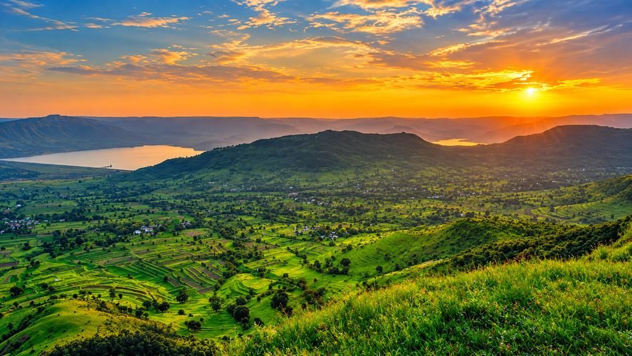 Sunrise view from Wilson Point, the highest viewpoint in Mahabaleshwar
